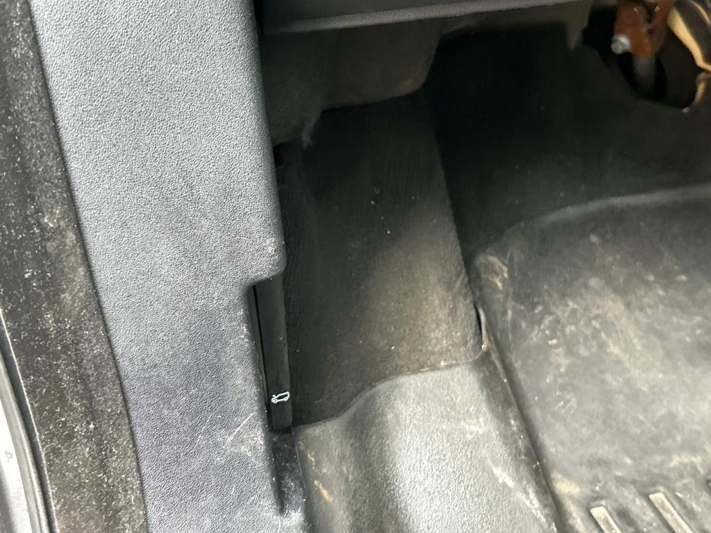 Used 2017 Land Rover Range Rover Evoque SE Premium image 24