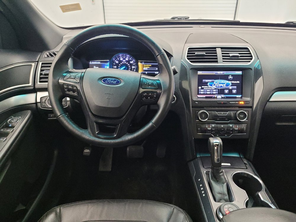 Used 2016 Ford Explorer XLT w/ Equipment Group 202A AWD/4WD image 22