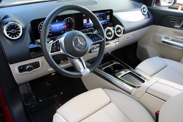 Used 2024 Mercedes-Benz GLA 250 w/ Exclusive Package image 9