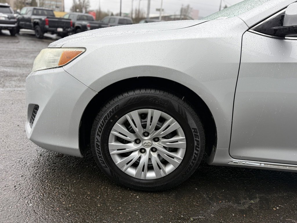 Used 2013 Toyota Camry LE image 11