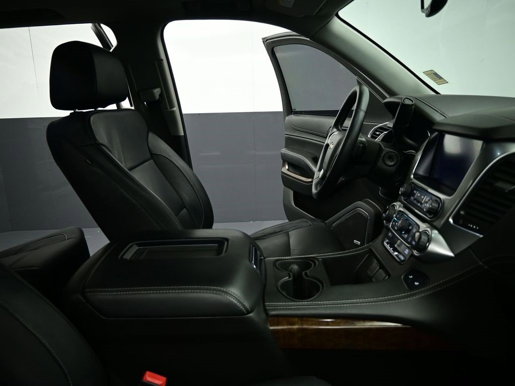Used 2020 Chevrolet Suburban LT image 33