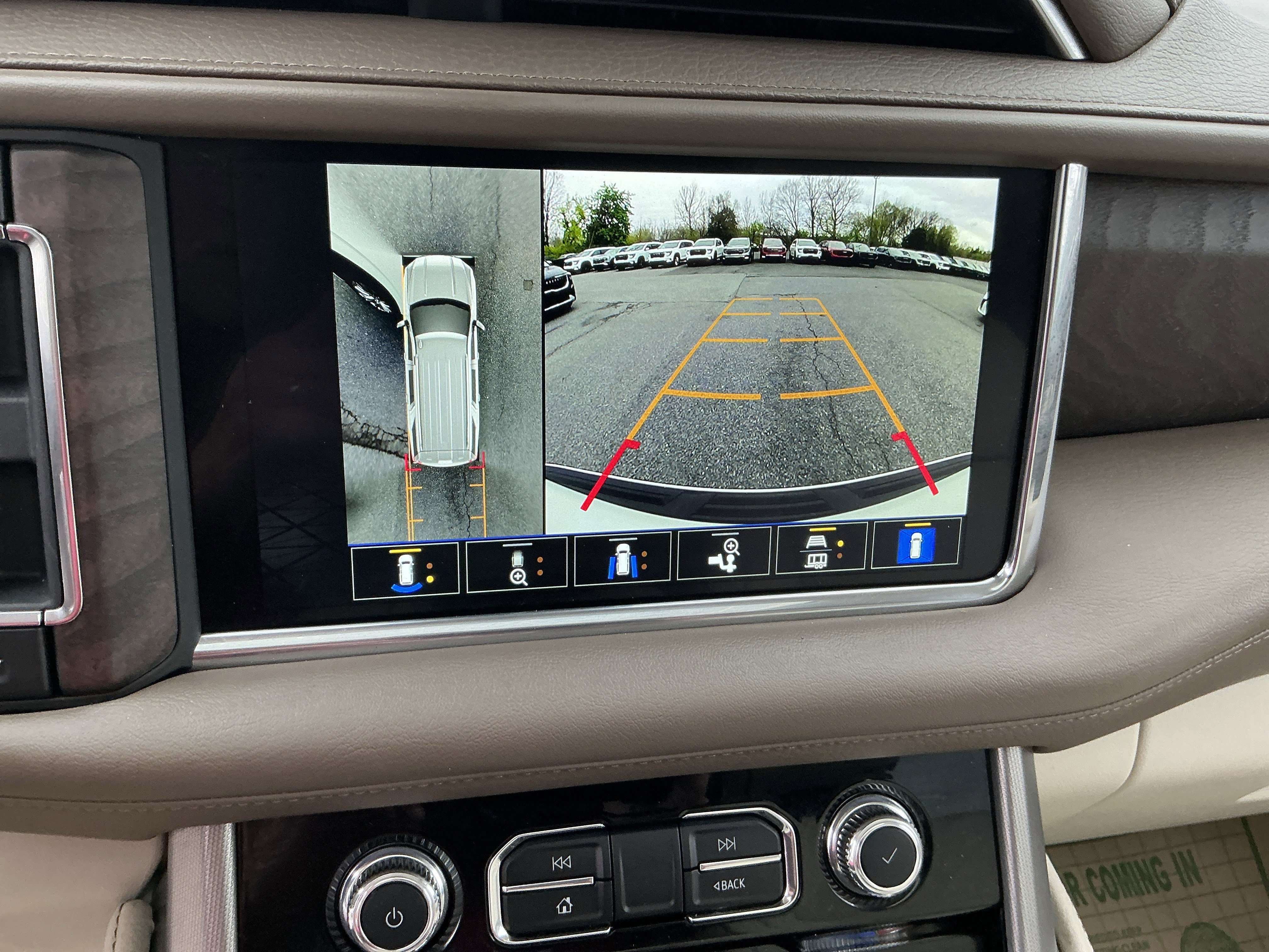 Used 2023 GMC Yukon Denali AWD/4WD image 33