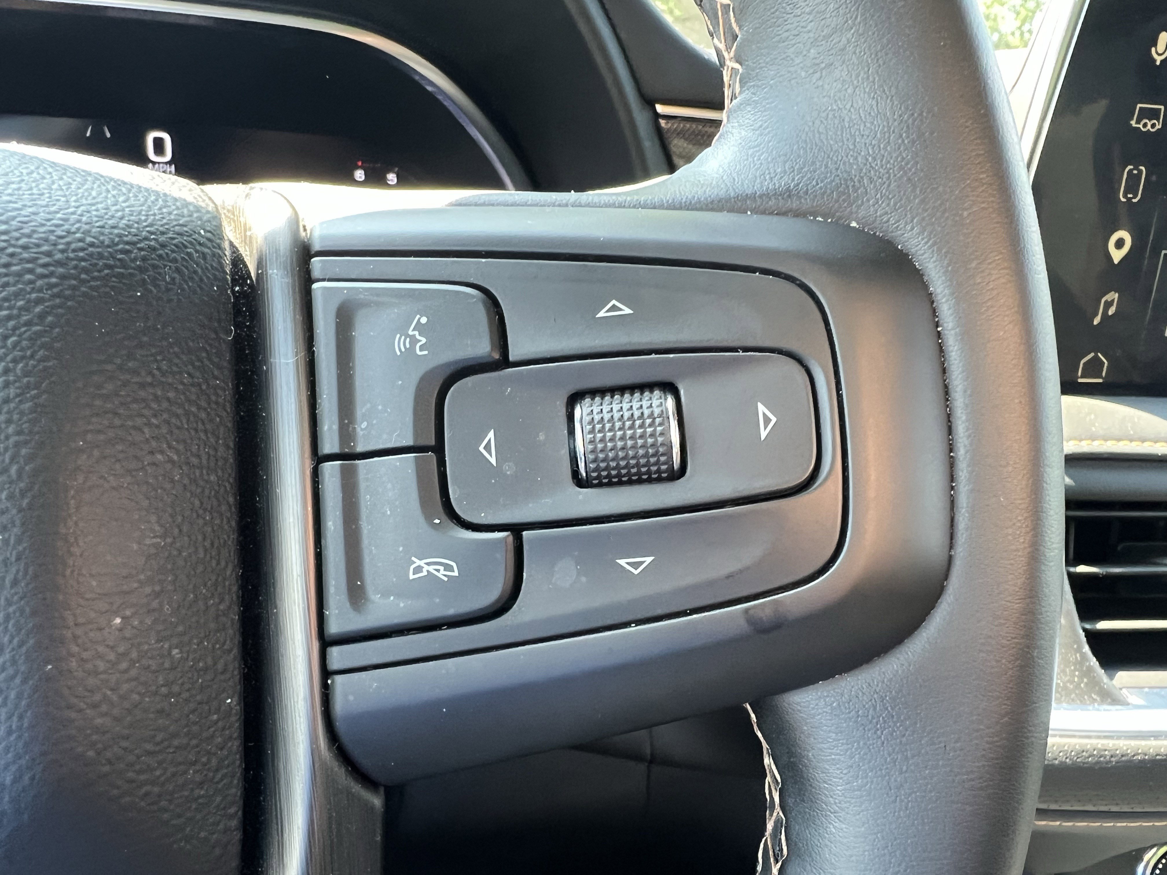 Used 2023 GMC Yukon AT4 w/ AT4 Premium Plus Package AWD/4WD image 20