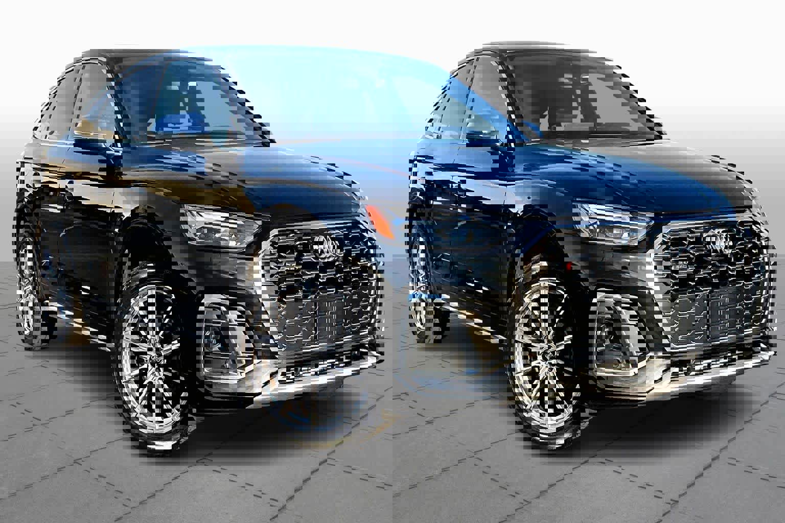 Used 2022 Audi SQ5 Premium image 3