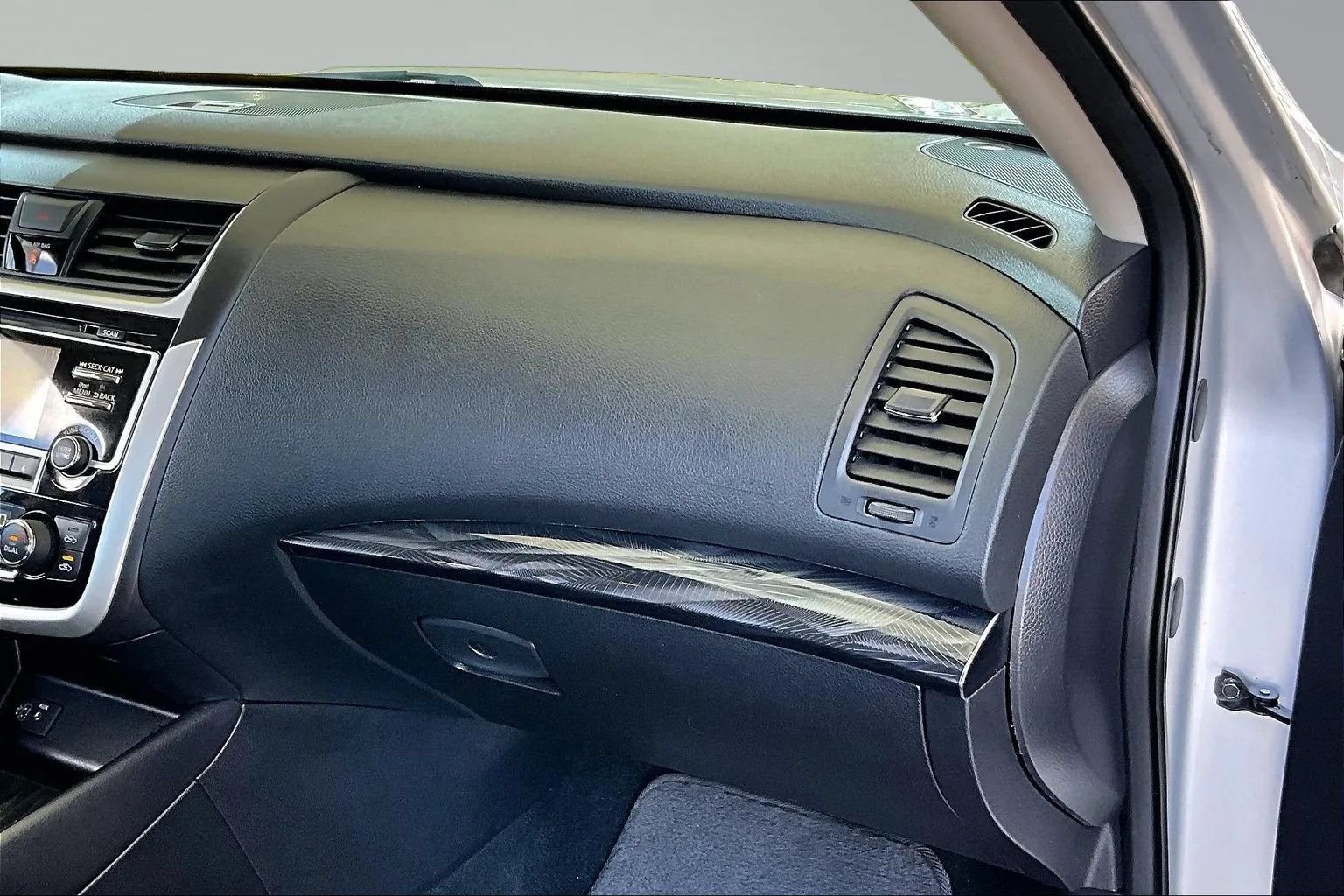 Used 2018 Nissan Altima 2.5 SL FWD image 23
