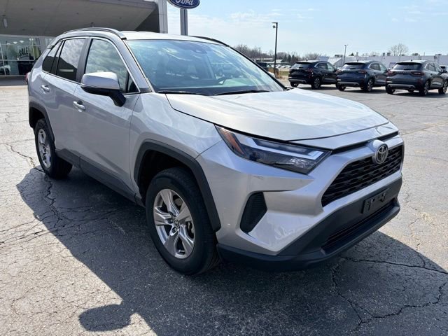Used 2025 Toyota RAV4 XLE image 9