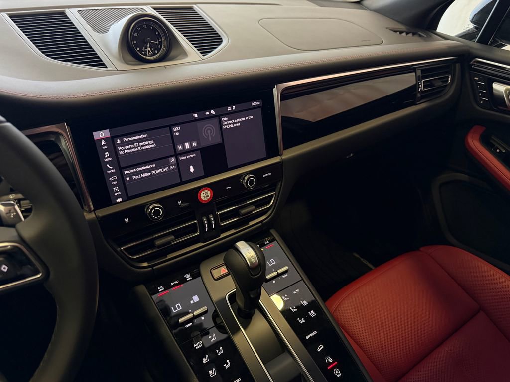 New 2026 Porsche Macan AWD/4WD image 18