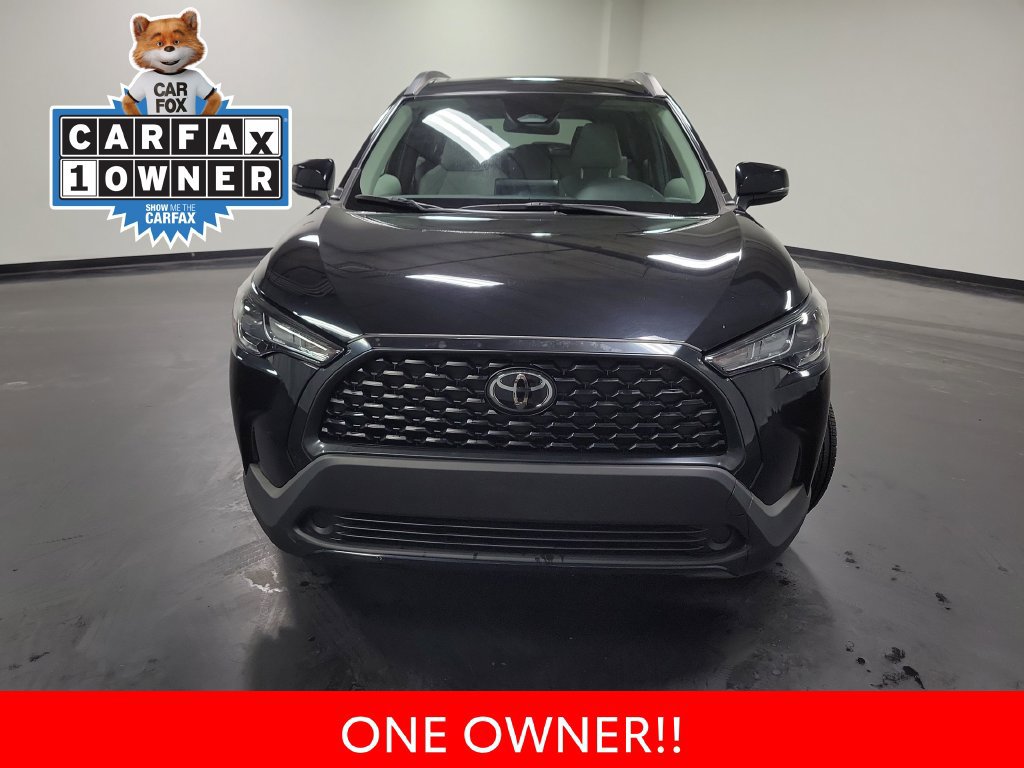 Used 2023 Toyota Corolla Cross LE w/ Moonroof Package AWD/4WD image 3