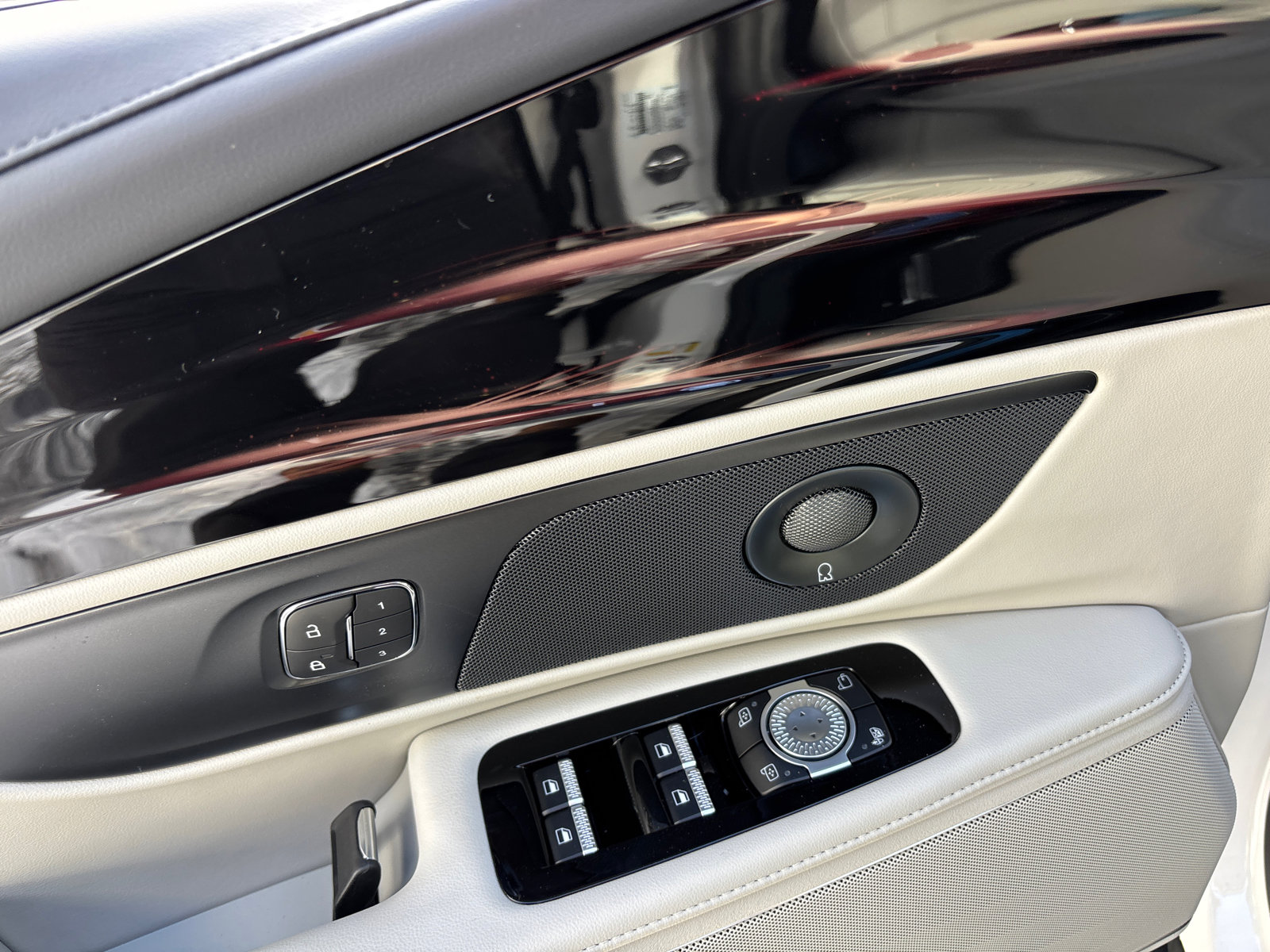 New 2026 Lincoln Nautilus Reserve image 12