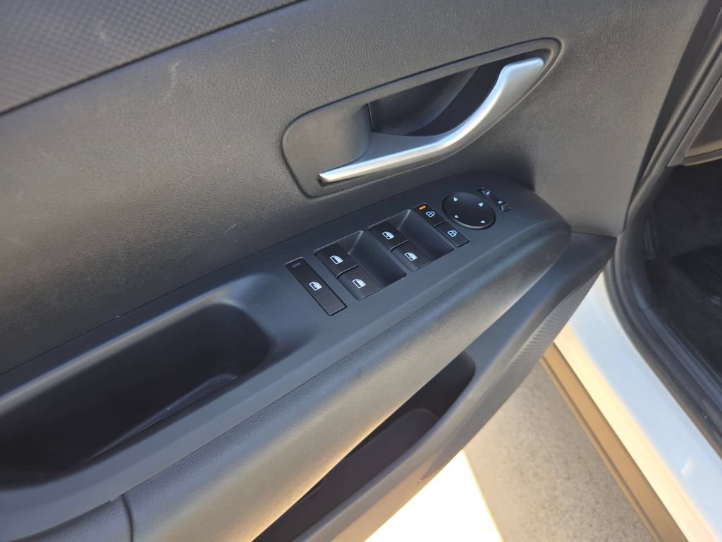 Used 2025 Hyundai Santa Cruz SEL FWD image 13
