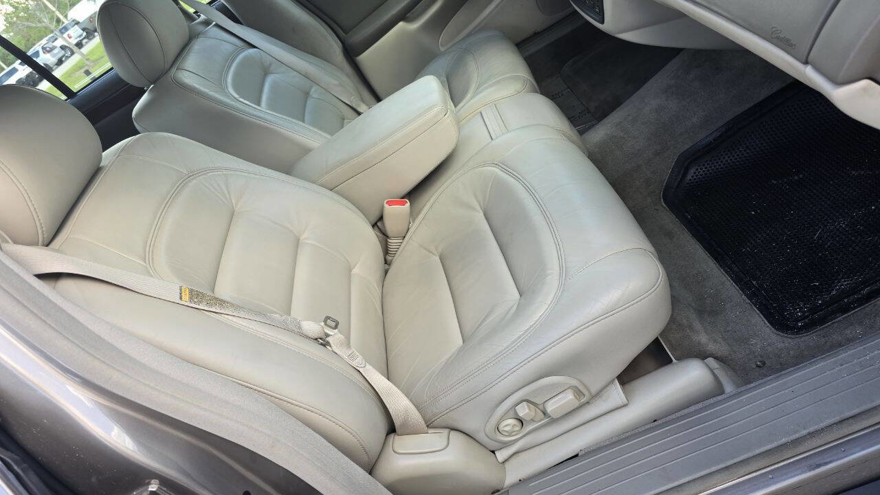 Used 2000 Cadillac De Ville w/ Comfort/Convenience Pkg image 12