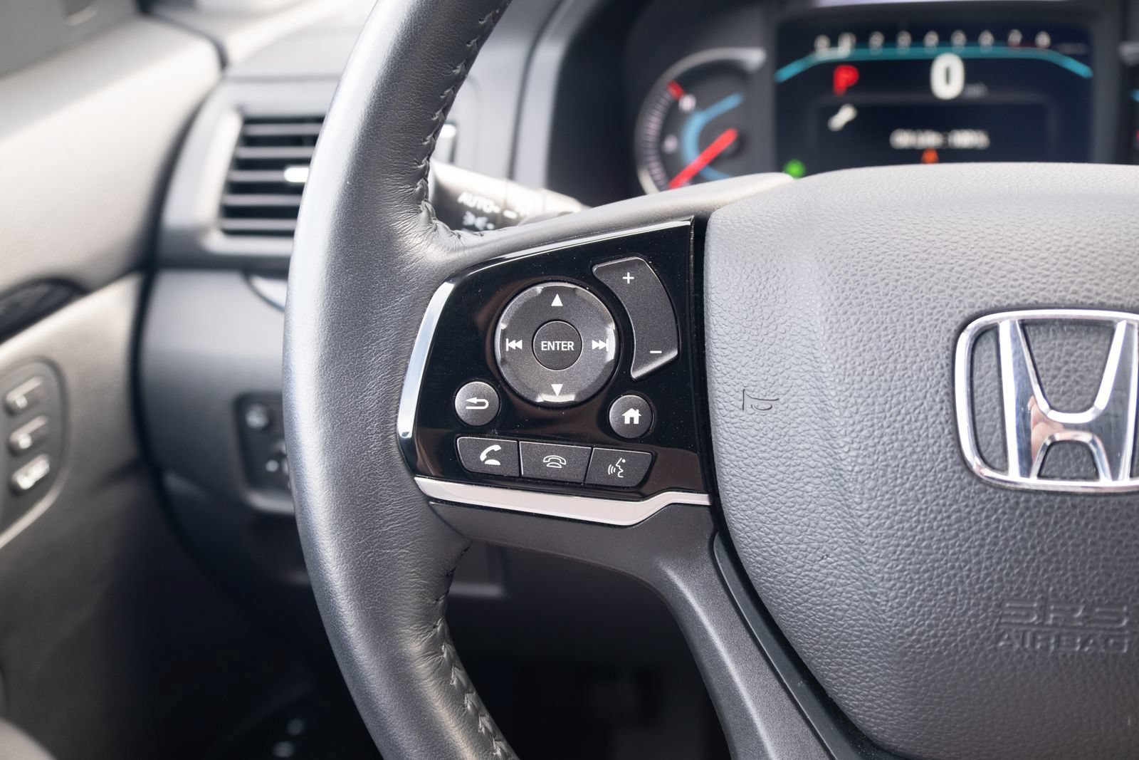 Used 2022 Honda Pilot Touring image 6