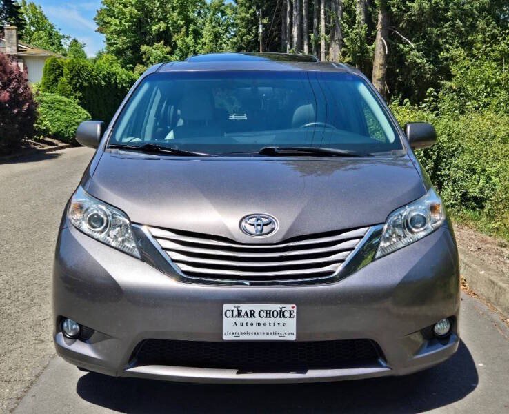 Used 2016 Toyota Sienna XLE FWD image 7