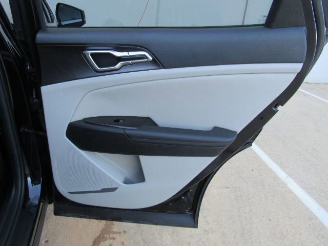 Used 2023 Kia Sportage EX image 24