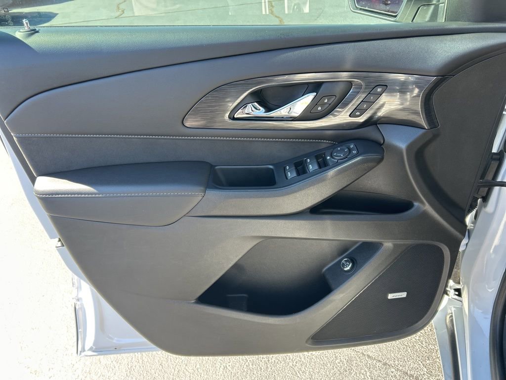 Used 2021 Chevrolet Traverse High Country image 3