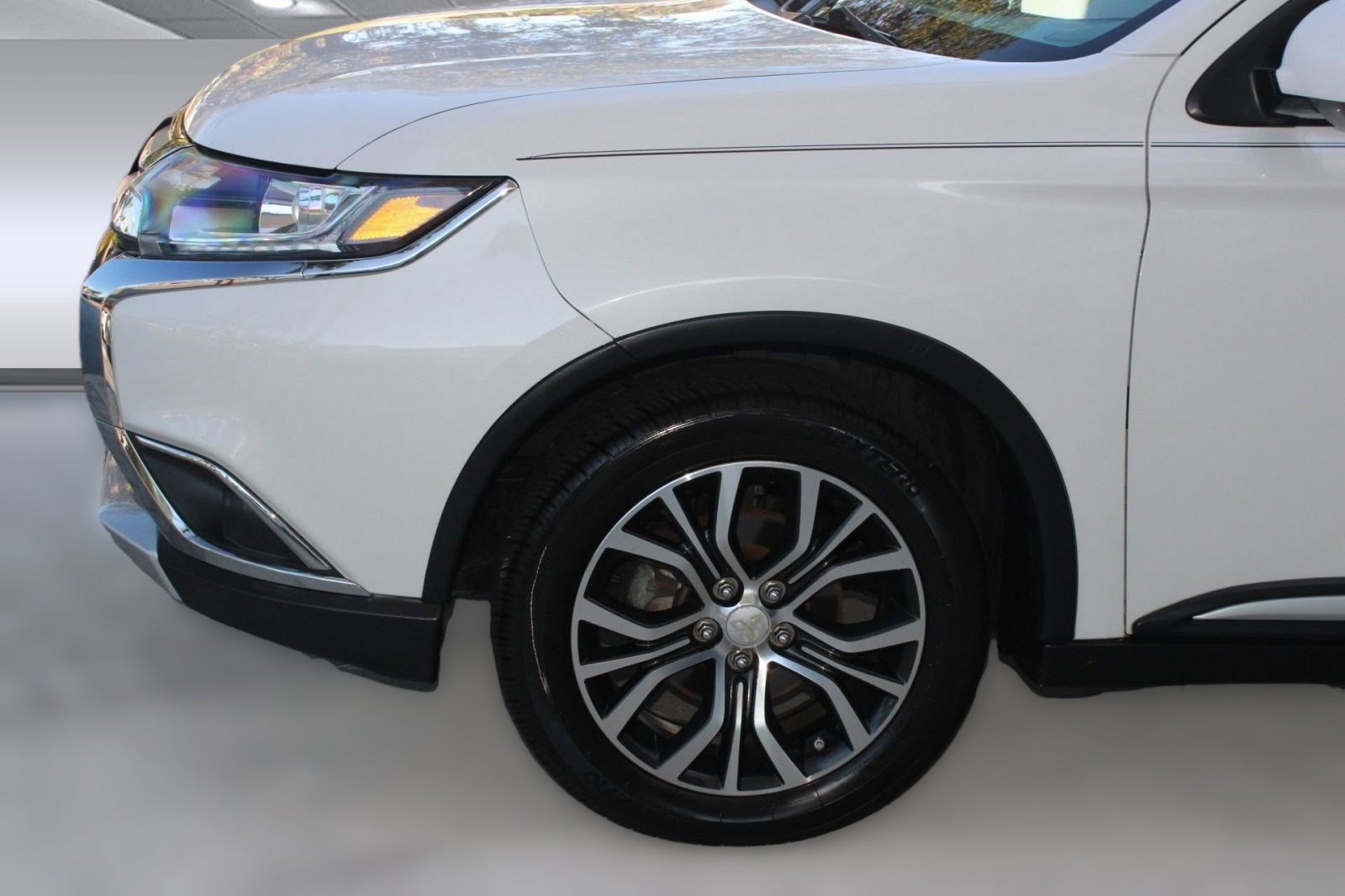 Used 2017 Mitsubishi Outlander SE image 19