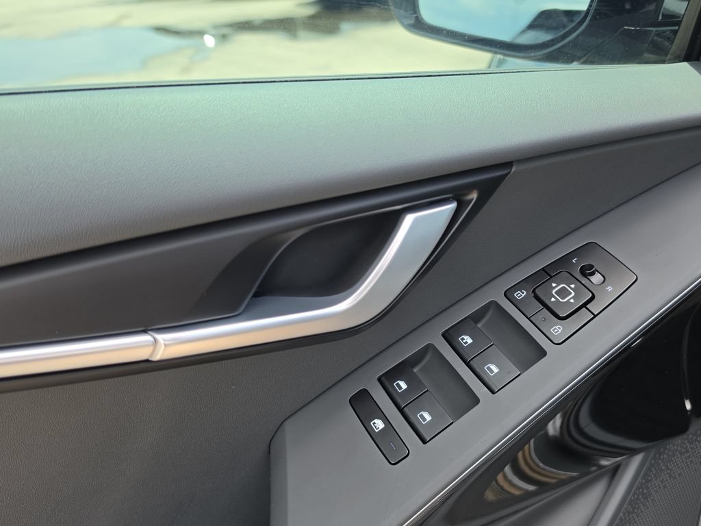 New 2026 Kia Niro Wind FWD image 19