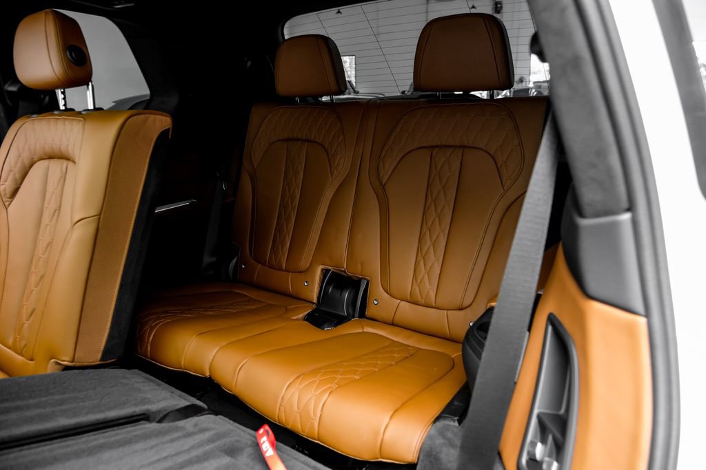 Used 2025 BMW ALPINA XB7 AWD/4WD image 55