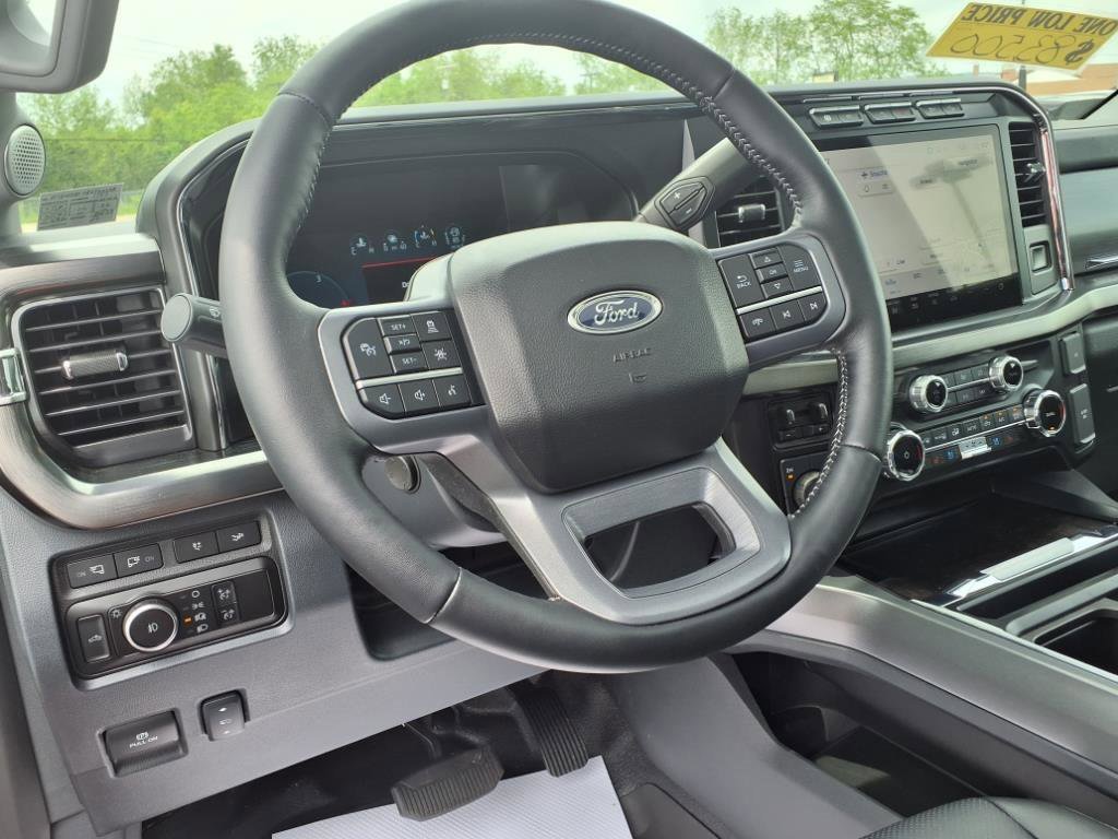 Used 2024 Ford F350 Lariat w/ Lariat Ultimate Package image 13