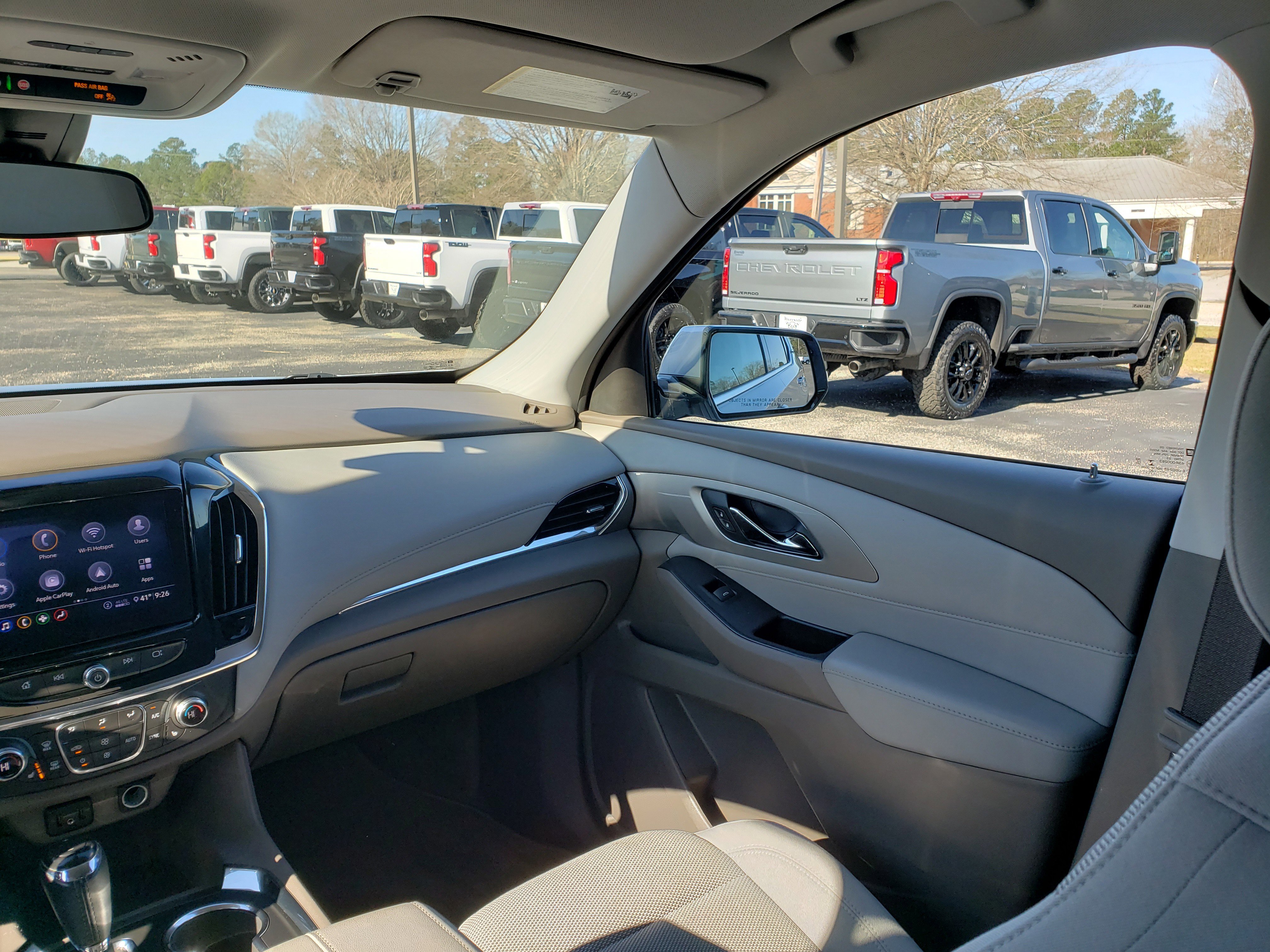 Used 2020 Chevrolet Traverse LT image 37