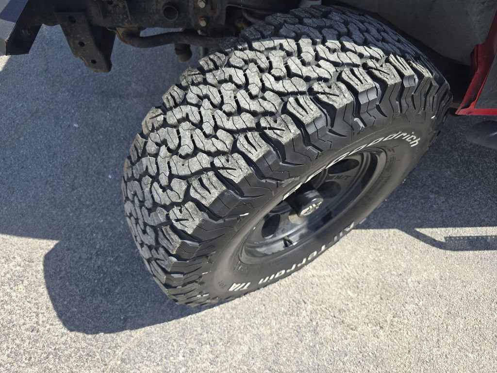 Used 2016 Jeep Wrangler Unlimited Sport w/ Connectivity Group image 27