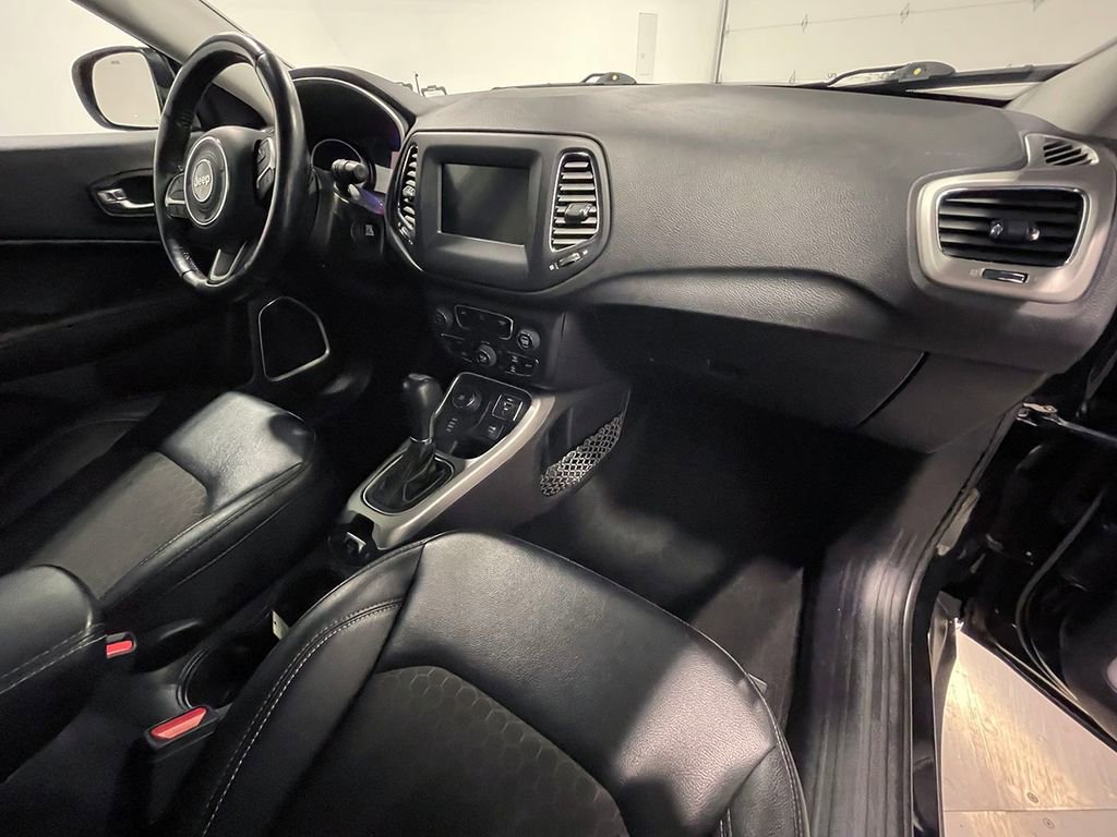 Used 2020 Jeep Compass Latitude w/ Cold Weather Group AWD/4WD image 26