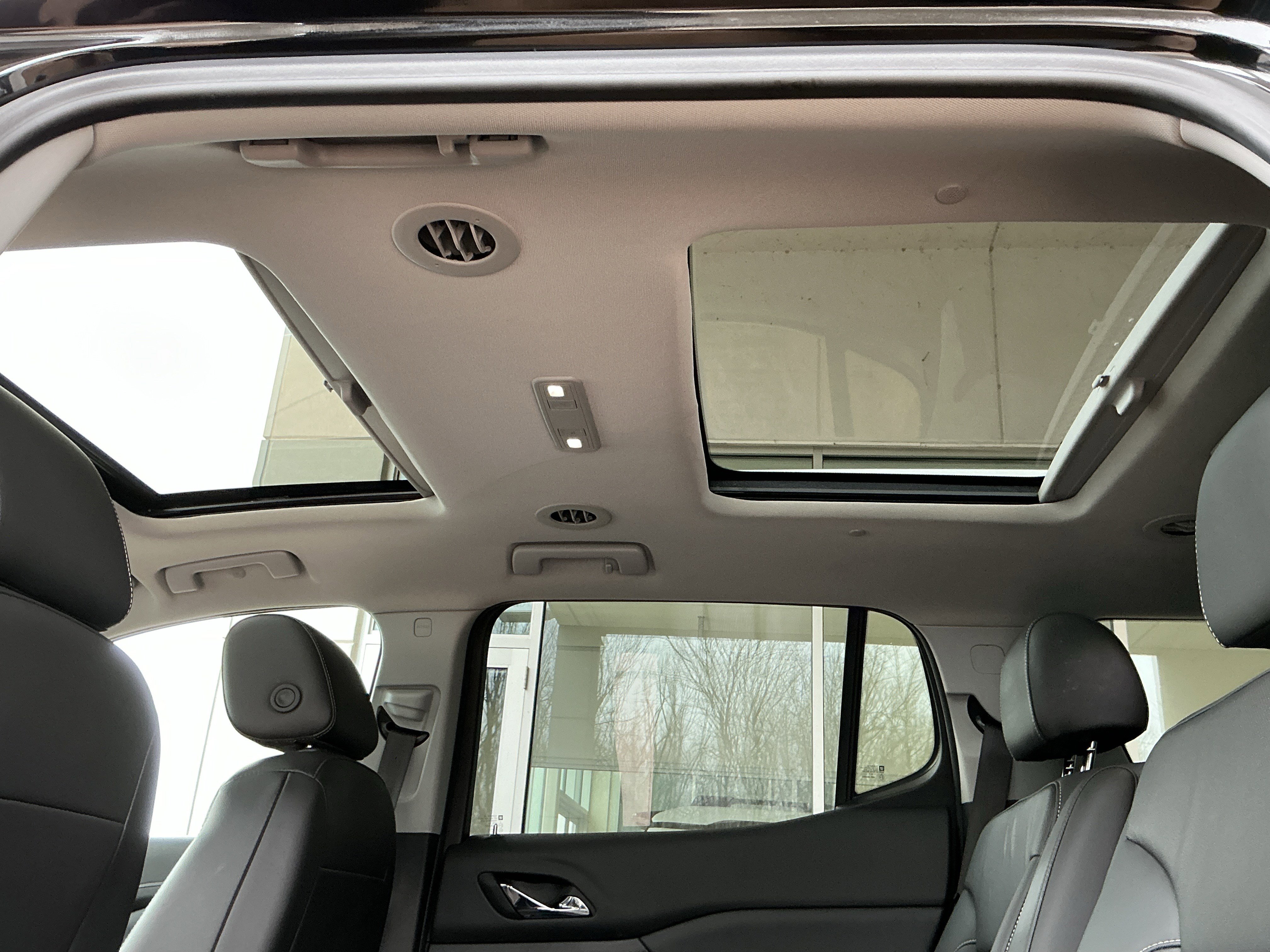 Used 2022 GMC Acadia SLT w/ Preferred Package image 34