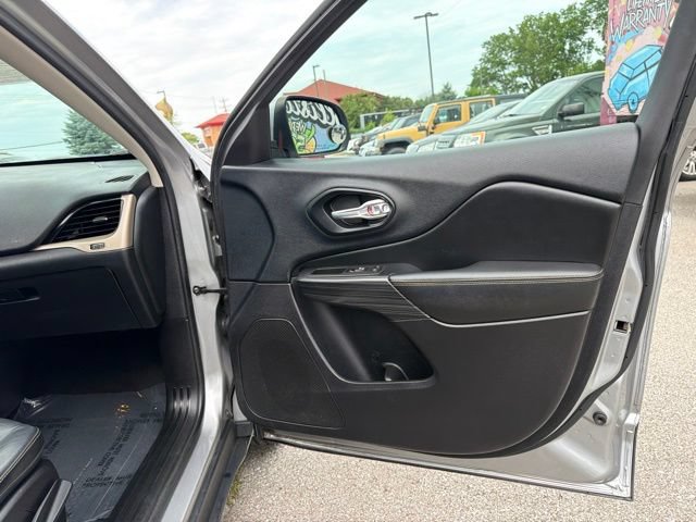 Used 2016 Jeep Cherokee Limited AWD/4WD image 31