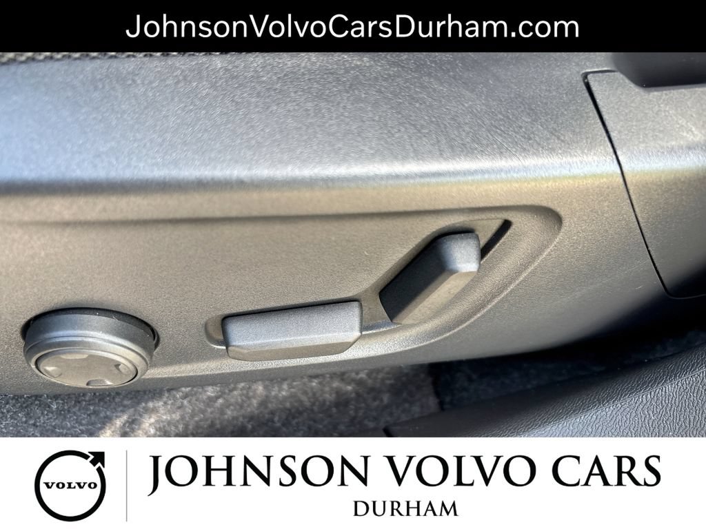 Used 2023 Volvo C40 Recharge Core AWD/4WD image 14
