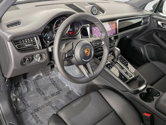 New 2026 Porsche Macan AWD/4WD image 4