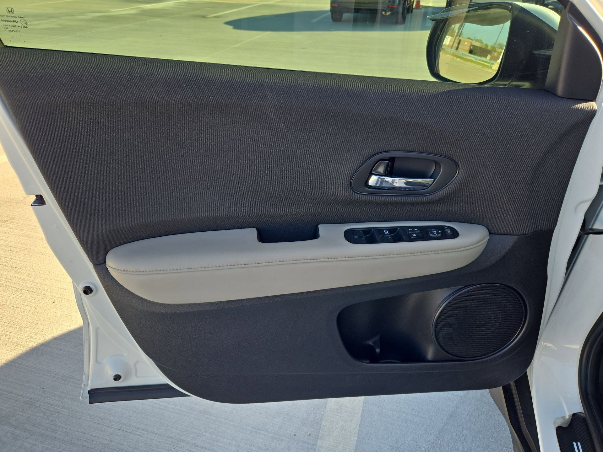 Used 2022 Honda HR-V LX image 13