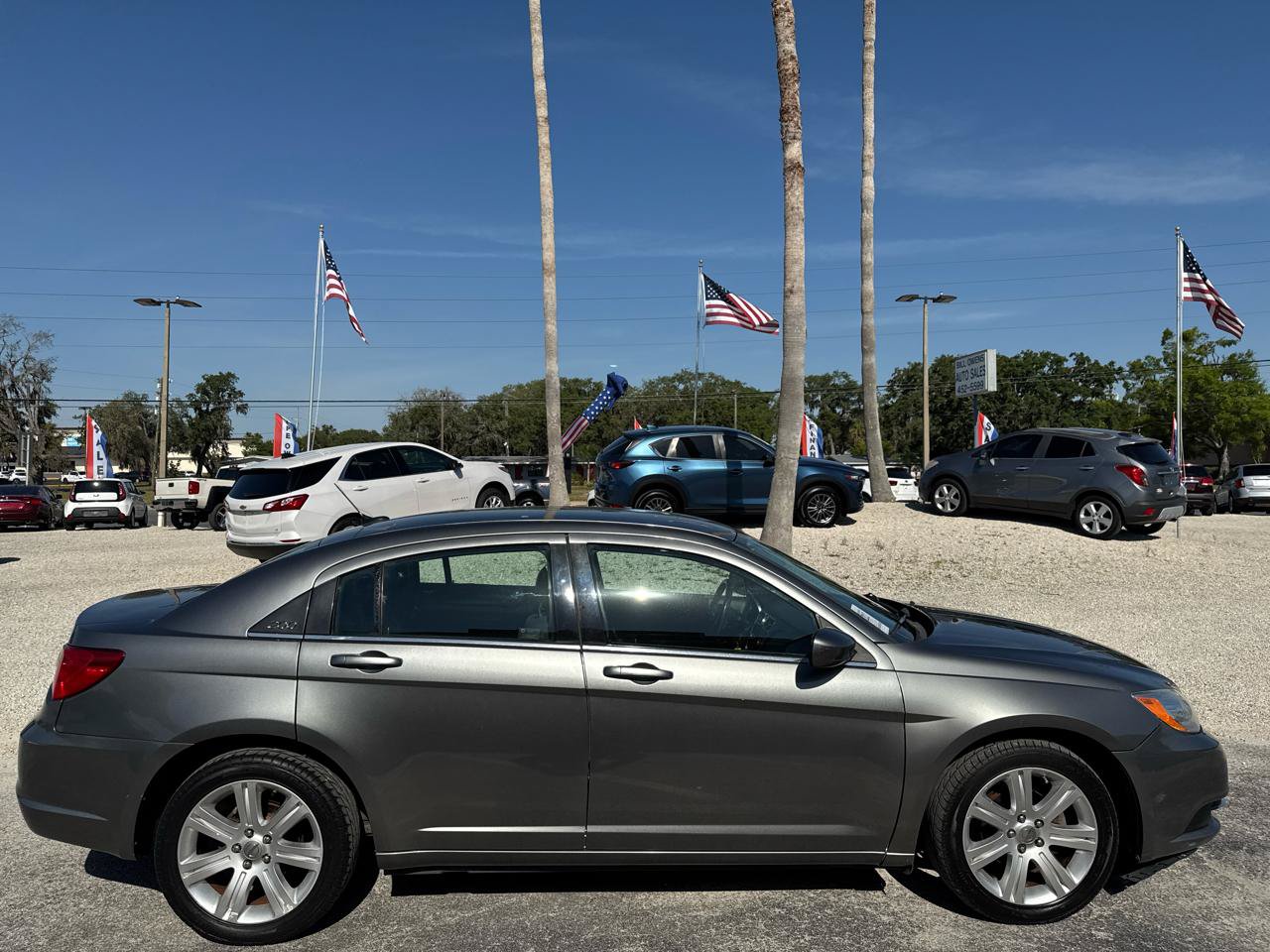 Used 2013 Chrysler 200 Touring FWD image 4