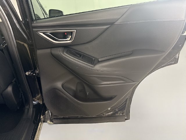 Used 2022 Subaru Forester Premium AWD/4WD image 27