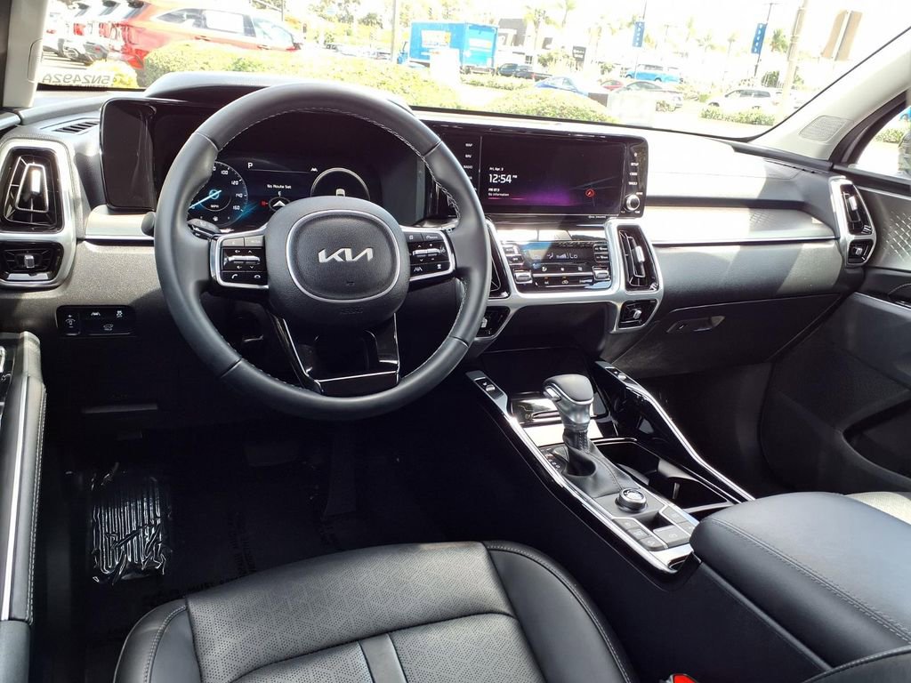 Certified 2023 Kia Sorento SX image 13