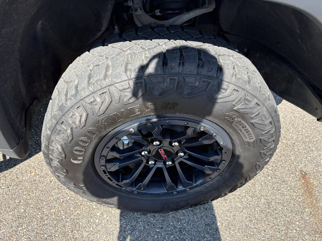 Used 2024 GMC Sierra 1500 AT4X AWD/4WD image 12