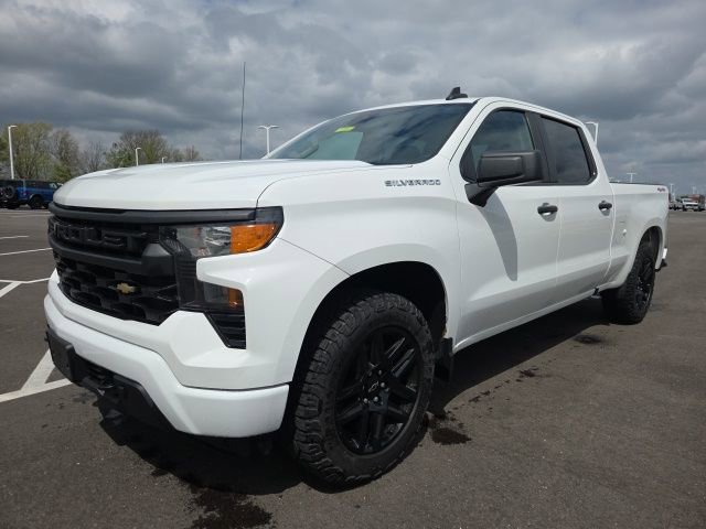 Used 2022 Chevrolet Silverado 1500 Custom AWD/4WD image 2