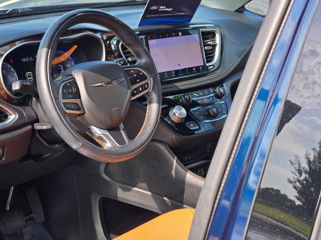 Used 2022 Chrysler Pacifica Pinnacle AWD/4WD image 30