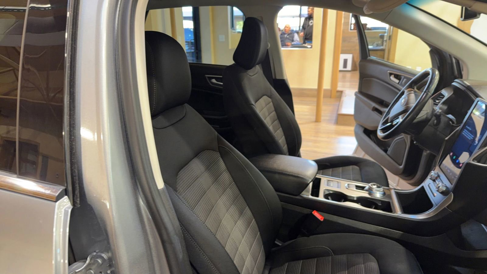 Used 2023 Ford Edge SEL w/ Cold Weather Package image 13