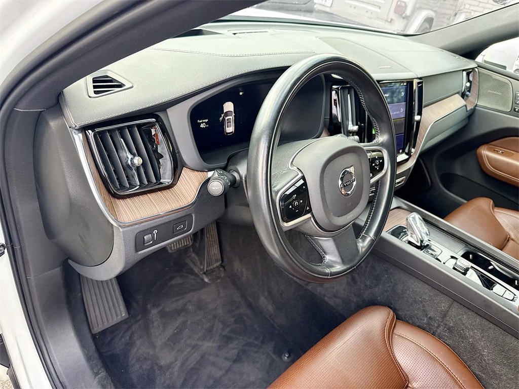 Used 2022 Volvo XC60 B5 Inscription w/ Advanced Package image 10