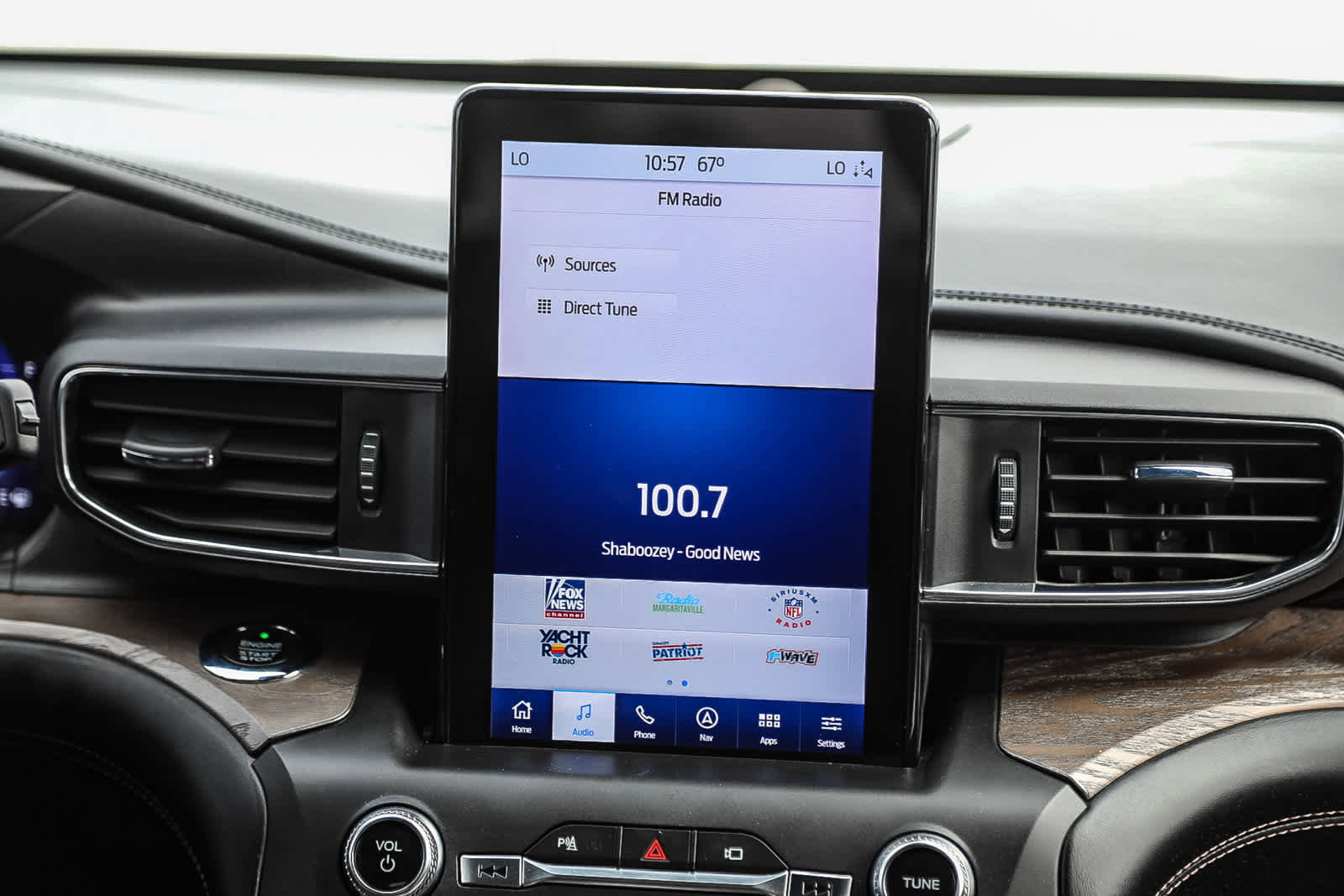 Used 2020 Ford Explorer Platinum w/ Premium Technology Package image 14