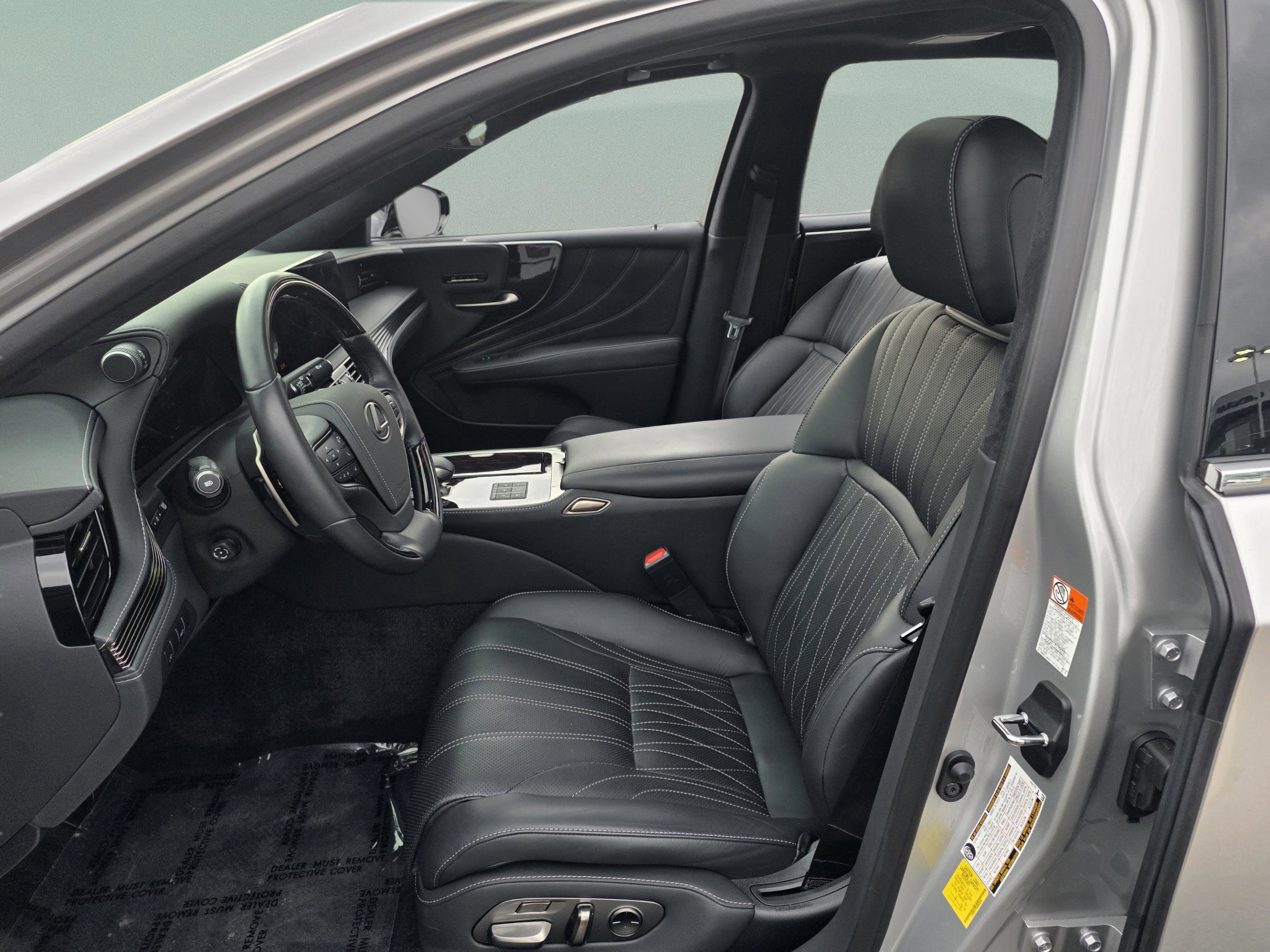 Certified 2024 Lexus LS 500 w/ Interior Upgrade Package image 9