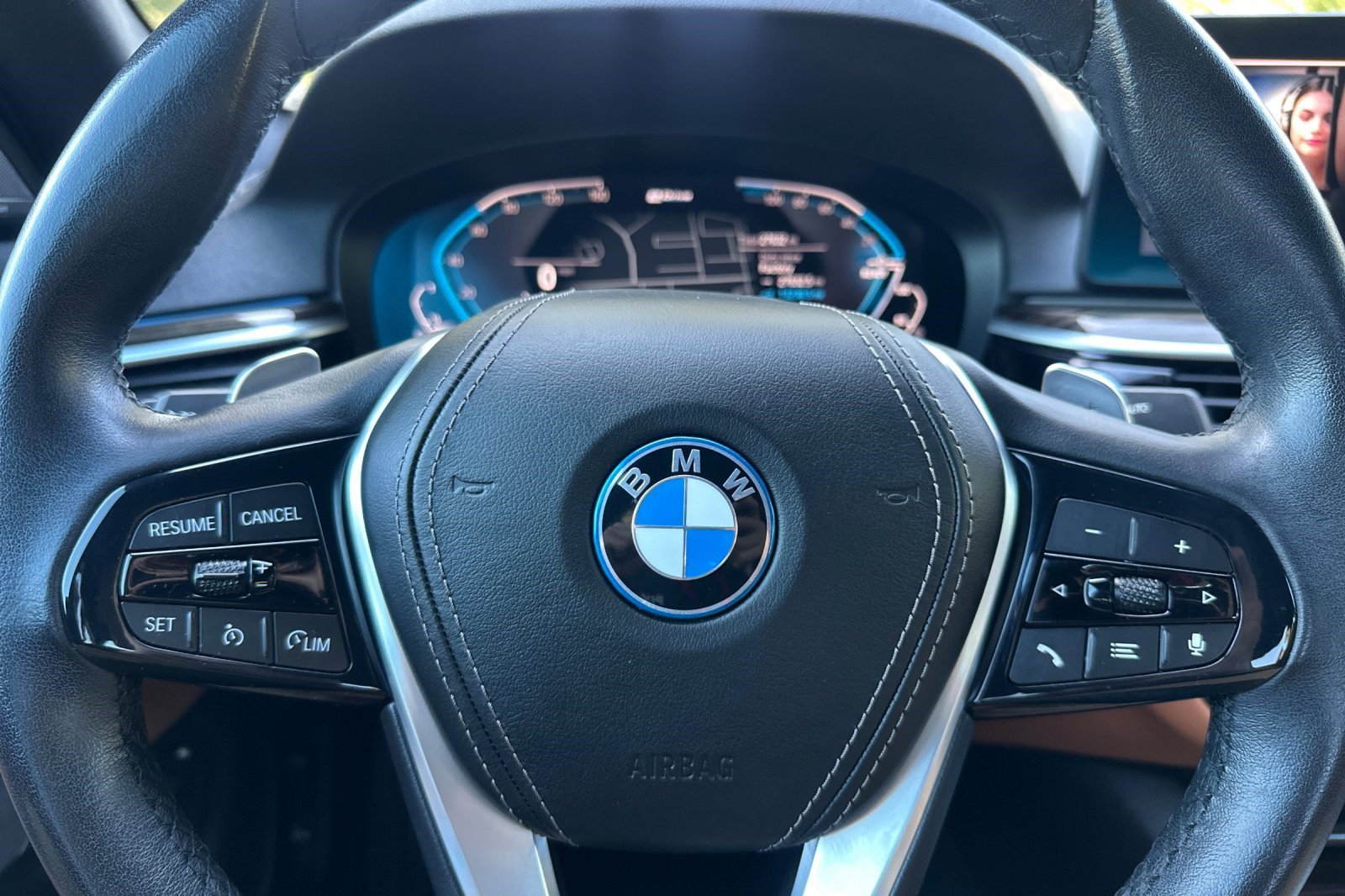 Used 2023 BMW 530e w/ Premium Package RWD image 30