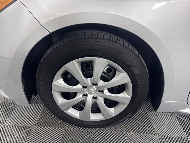 Used 2024 Toyota Corolla LE image 9