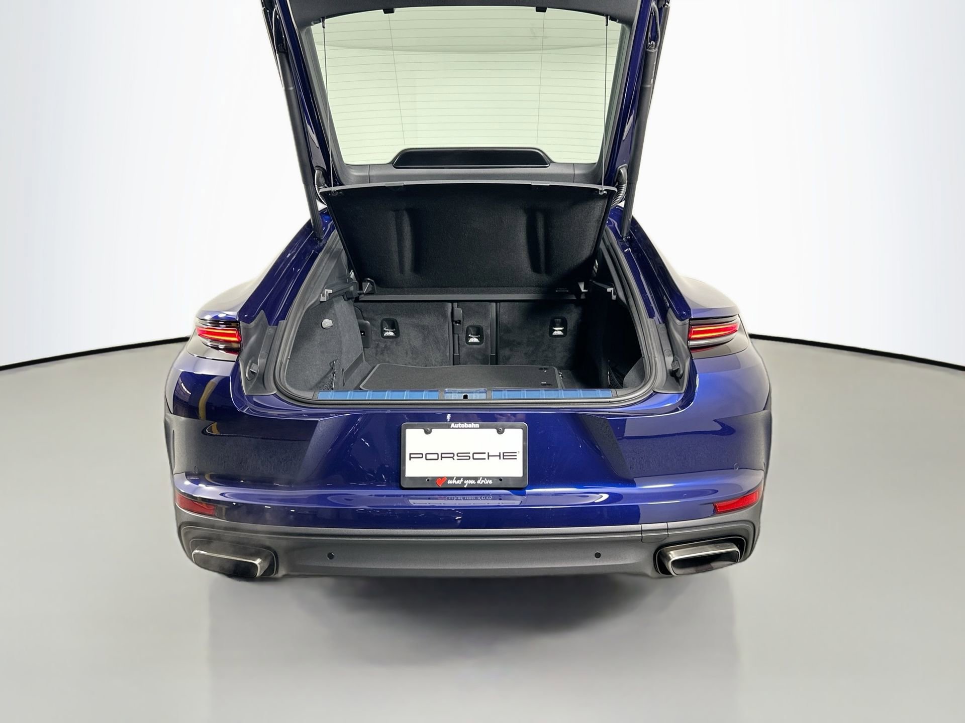 Certified 2026 Porsche Panamera 4 image 35