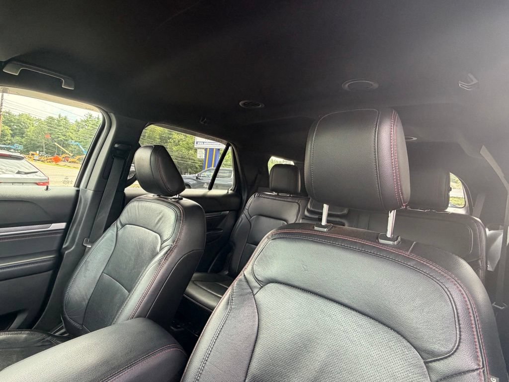 Used 2018 Ford Explorer Sport AWD/4WD image 32