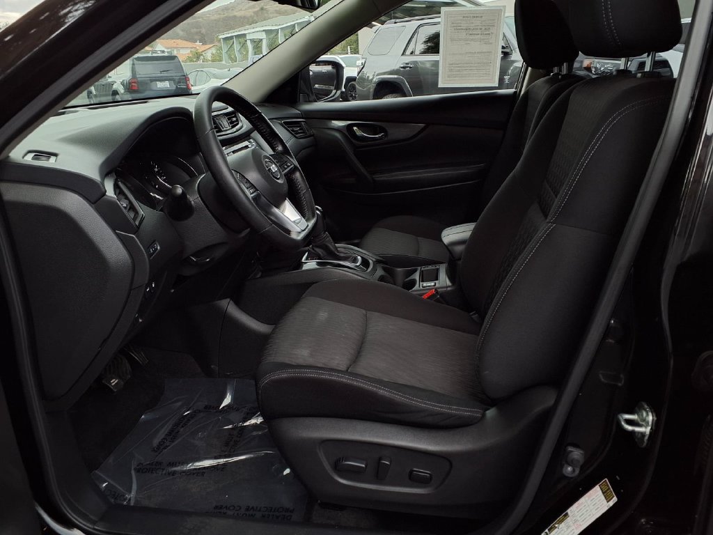 Used 2020 Nissan Rogue SV AWD/4WD image 18