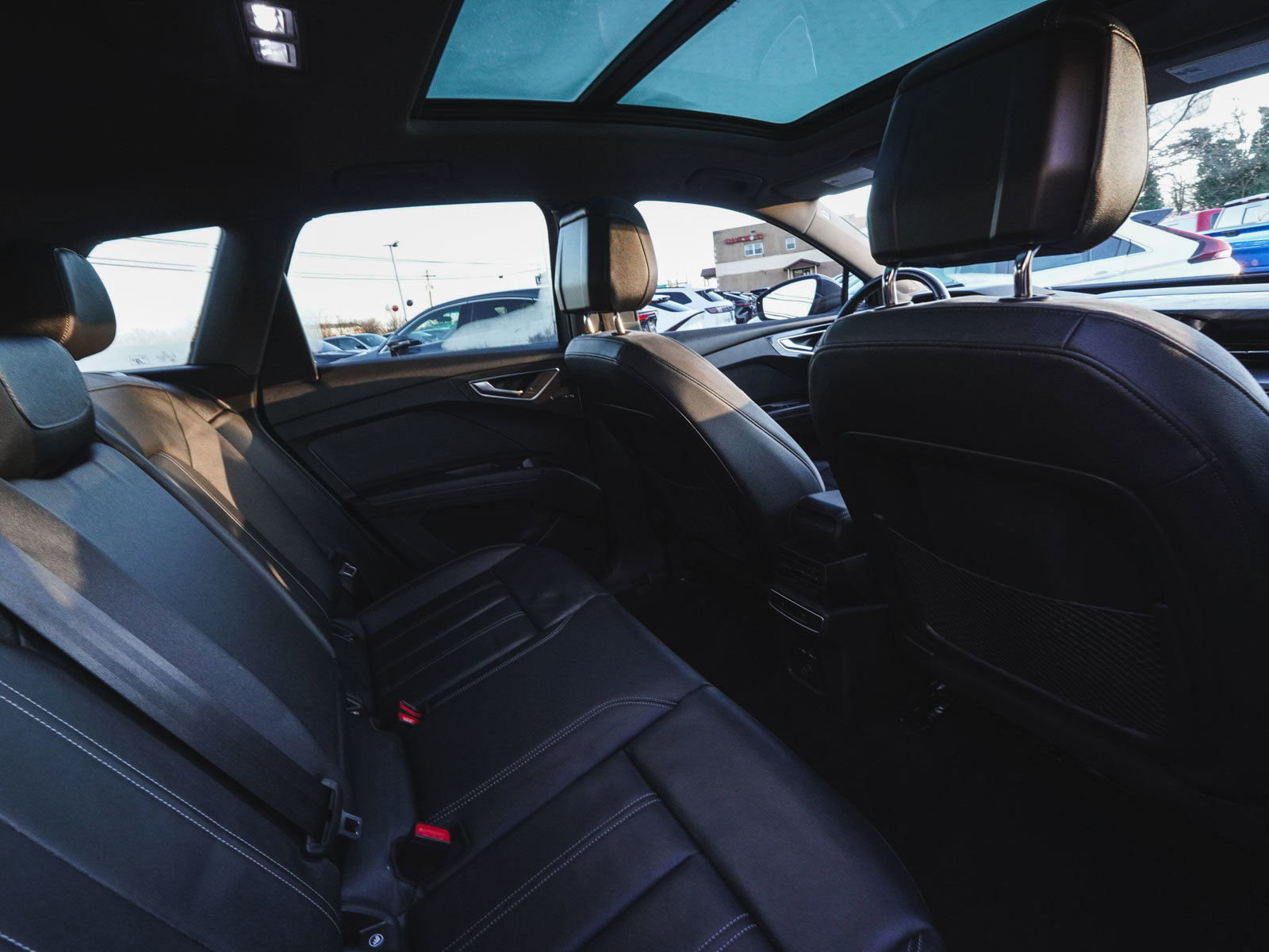 Used 2022 Audi Q4 e-tron Premium Plus image 35