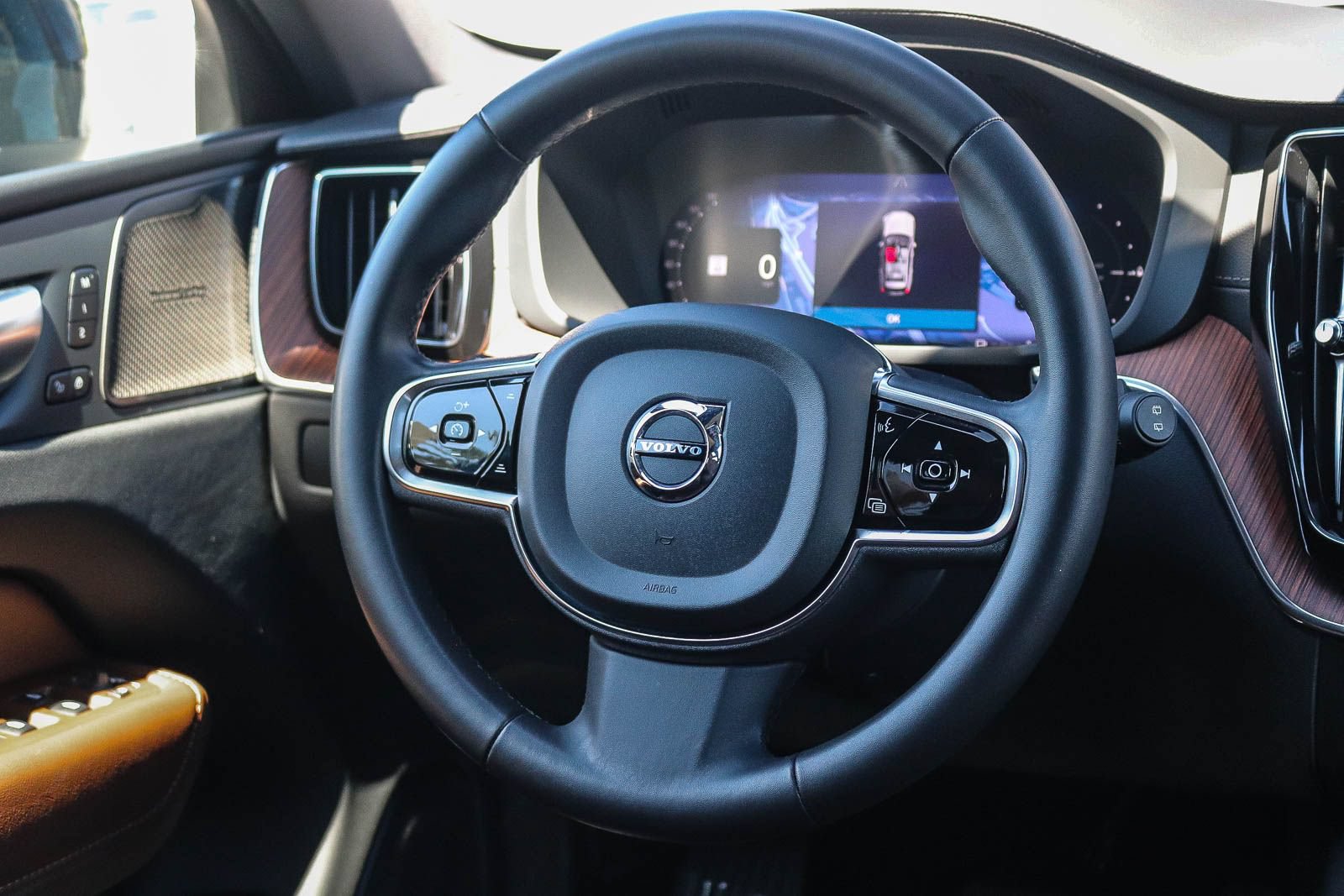 Used 2024 Volvo XC60 T8 Ultimate w/ Protection Package Premier AWD/4WD image 16