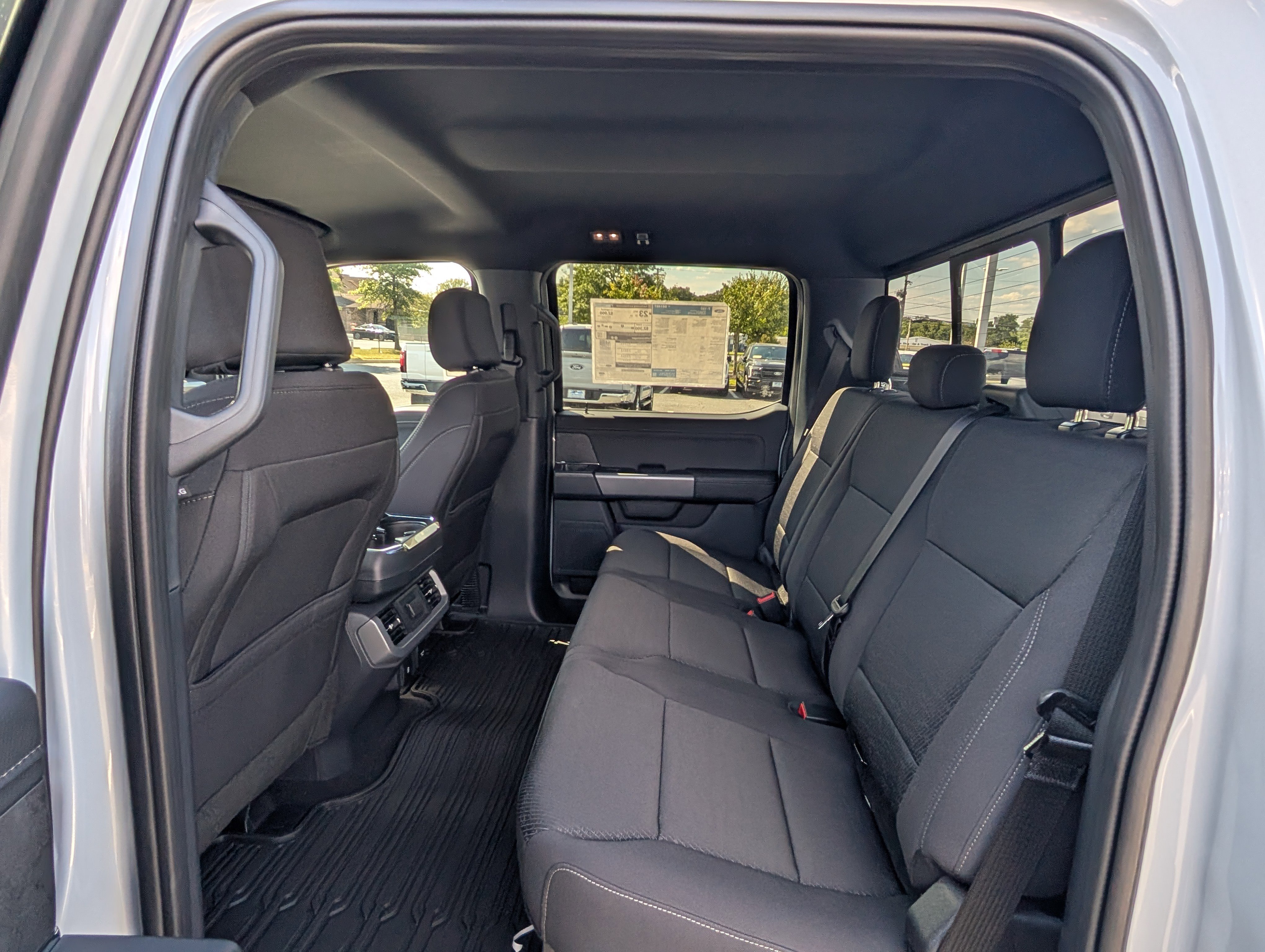 New 2025 Ford F150 XLT w/ Equipment Group 302A MID image 11