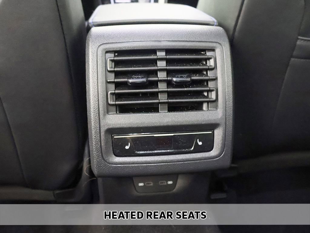 Used 2024 Volkswagen Golf R AWD/4WD image 11